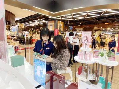 最快24小時送到家！粵東首個“跨境電商+保稅展示”項目落地汕頭，引領化妝品零售新體驗